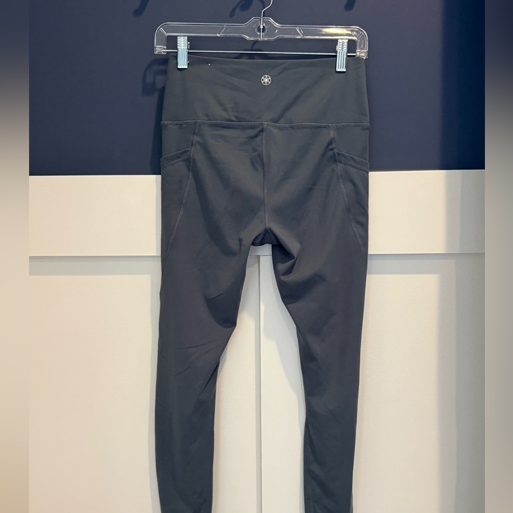GAIAM Slate Blue High-Waist Leggings Size S like new!!! - Picture 3 of 6